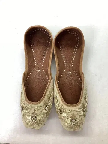 베이지 자수 에스닉 플랫슈즈