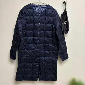 새상품급 TAION 블랙 버튼 포함 퀼팅 코트