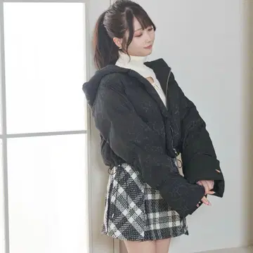 로제 뮤즈 숏 기장 다운 자켓