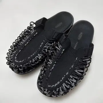 KEEN 블랙 스포츠 샌들 엔지니어드 가먼츠