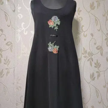 사에라, 아키아카네, 에이프런