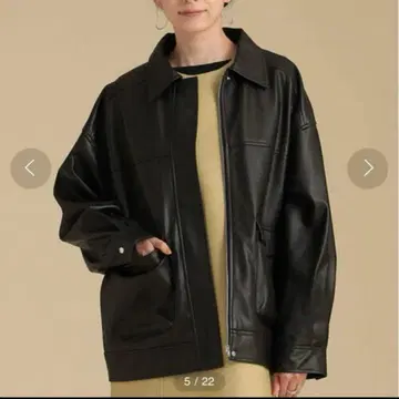 Ray BEAMS / 페이크 레더 블루종