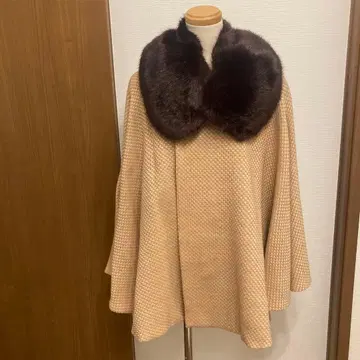 [ 새상품급 ] 일본 의류용 티펫 부착 케이프 코트