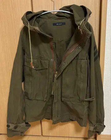 젬블 후드 부착 밀리터리 자켓
