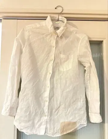 두지엠 클라세 와이어 워시 셔츠 화이트 긴팔 셔츠 가슴 포켓 부착