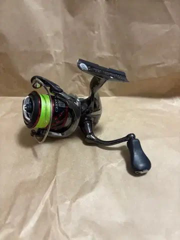 시마노 스트라딕 C2000HGS-B CI4+ 스피닝 릴