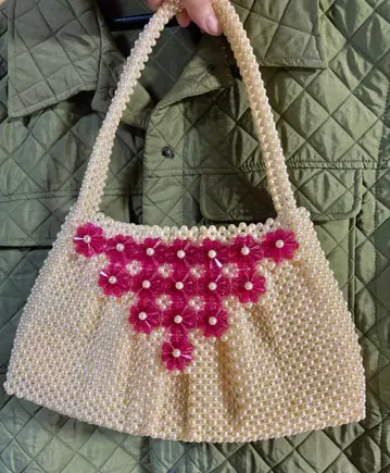 펄 비즈 플라워 장식 핸드백