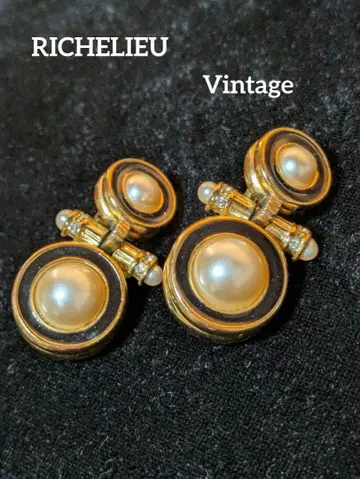 약간의 하자가 있는 Richelieu 골드 컬러 고품질 모조 진주 귀찌