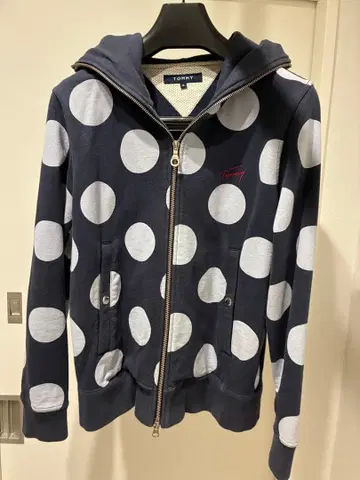 TOMMY 도트 무늬 집업 후드티