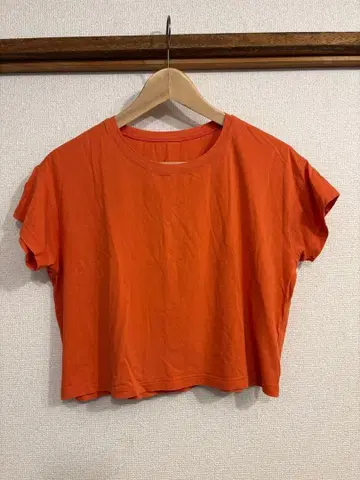 룰루레몬 오렌지 크롭 반팔 티셔츠