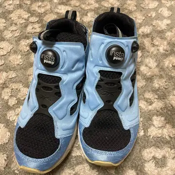 인스타 펌프 스니커즈 라이트 블루/블랙