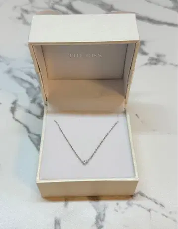 THE KISS 실버 목걸이 선물