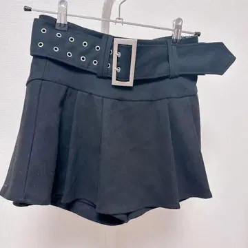 Darich 아일렛 벨트 플리츠 미니스커트 BLK M