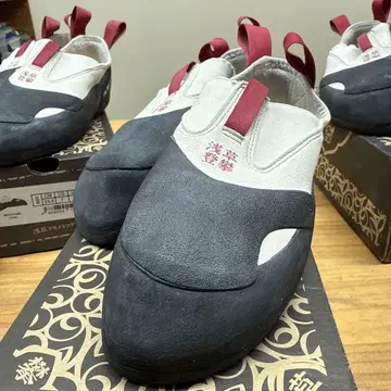 아사쿠사 클라이밍 MAGATAMA 25.5cm