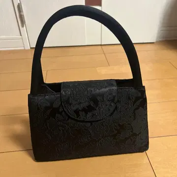 이와사 이와사 자카드 무늬의 포멀 백 블랙