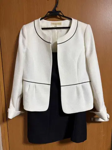 화이트 자켓 블랙 스커트 드레스 4종 세트