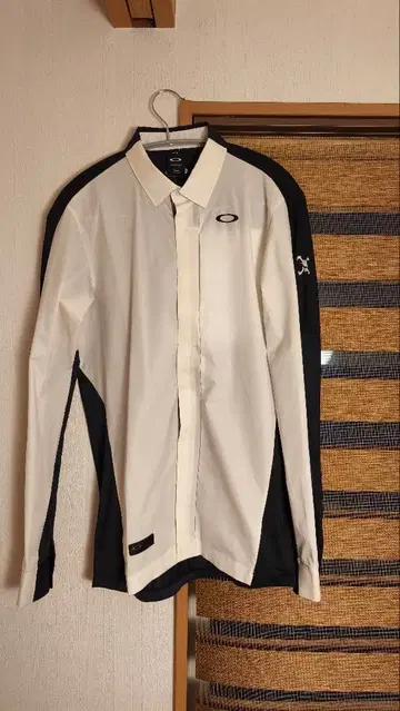 Oakley 스컬 긴팔 셔츠 화이트/네이비 M 사이즈