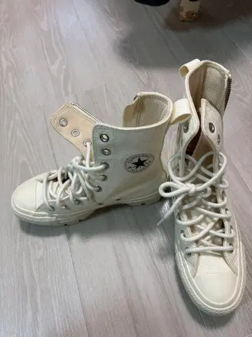 컨버스 화이트 하이컷 스니커즈