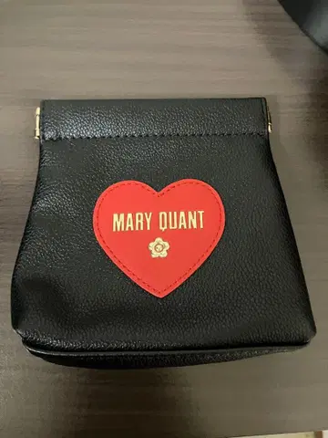 마리콴트 파우치 스프링 입구 미사용 새상품 하트