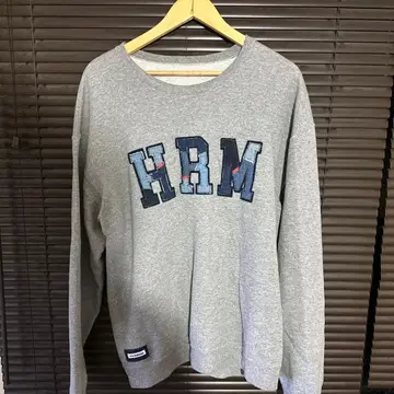 H.R.REMAKE 그레이 맨투맨 H.R.M 자수