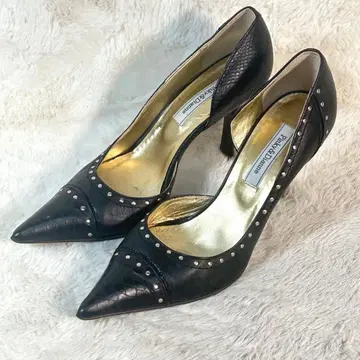 [ Pinky&Dianne ] 스터드 블랙 가죽 하이힐 포인트
