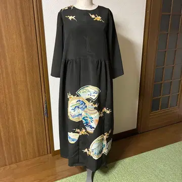 블랙 긴팔 롱 원피스 블랙 전통 예복 기모노를 리메이크