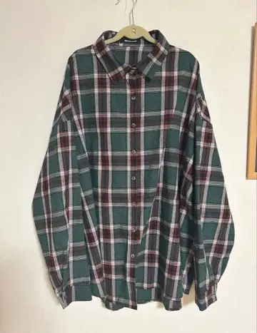 그린 계열 오버 사이즈 셔츠