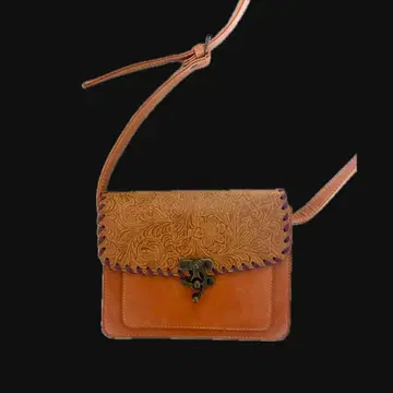 가죽 숄더백 엠보싱 가공