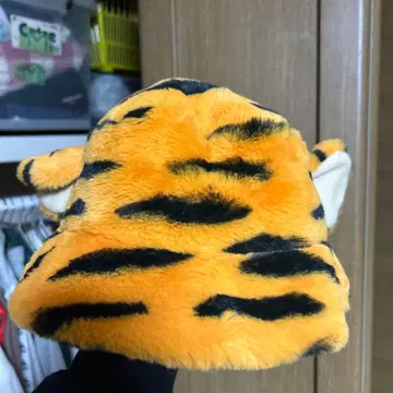 호랑이 무늬 복슬복슬 모자