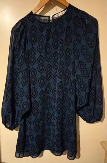 ZARA 기하학 패턴 벌룬 슬리브 원피스