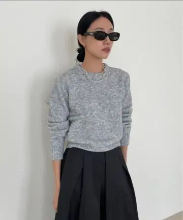 그레이 크루넥 니트 스웨터 긴팔