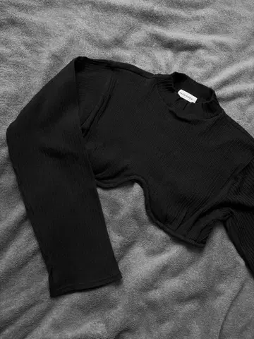 MAISON SPECIAL 시어 니트 슬릿 슬리브 상의