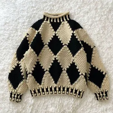 포코포코 다이아 무늬 스웨터 니트 아이보리 x 블랙 꽈배기 무늬