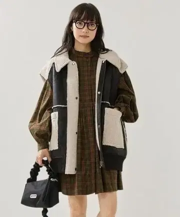 프릭스스토어 리버서블 페이크 무스탕 보아 베스트