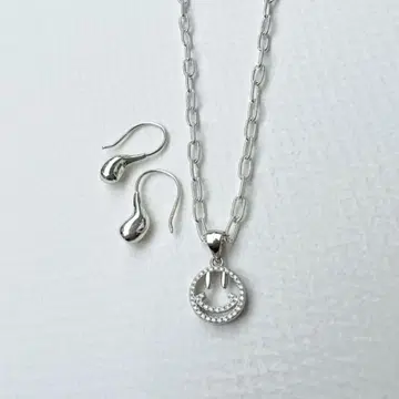 [ 새상품급 ] 스마일 지르코니아 참 리틀 러그 카마쿠라