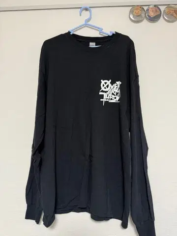 OVER ARM THROW 블랙 롱T