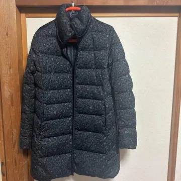 UNIQLO 애니멀 무늬 다운 코트