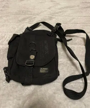 AVIREX 바디백 블랙