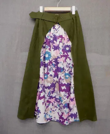 스칼라 133722: 애니멀 카모플라쥬 무늬 절개 랩 스타일 스커트