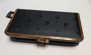 피에르 가르뎅 소품함? 이와사키 공업