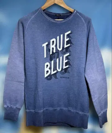 DENHAM(덴함) 'TRUE BLUE' 그래픽 맨투맨