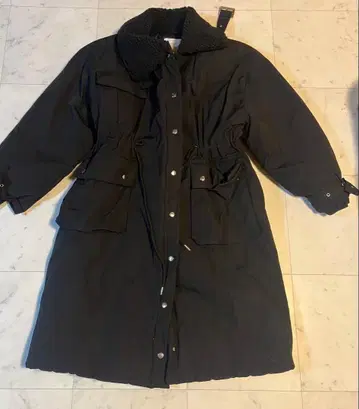 AMAIL 보아 카라 부착 블랙 롱 다운 자켓