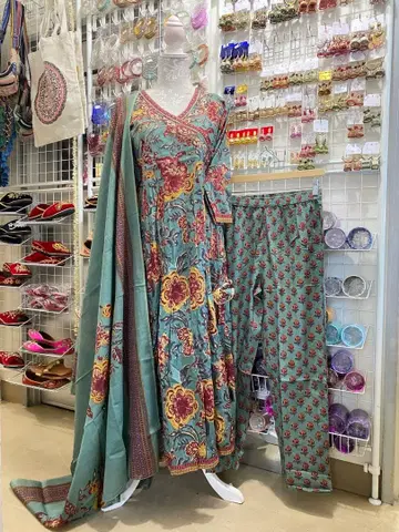 쿠르타, 팬츠와 숄 (3세트)