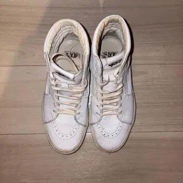 vans vault 23.0 올 화이트