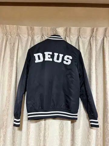 Deus Ex Machina 블랙 바시티 자켓 S 사이즈