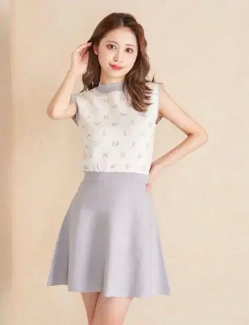 darich 랜덤 로고 플레어 니트 미니 원피스