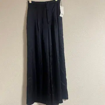 [ 새상품급 ] SNIDEL 네이비 새틴 와이드 팬츠