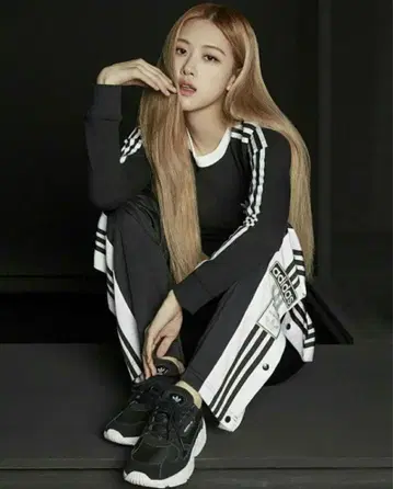 BLACKPINK 로제 착용 adidas Adibreak 트랙 팬츠 XS