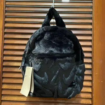 나이키 퓨추라 인조 모피 미니 백팩 블랙