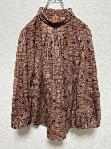 그레이스 콘티넨탈 꽃무늬 하이넥 긴팔 블라우스